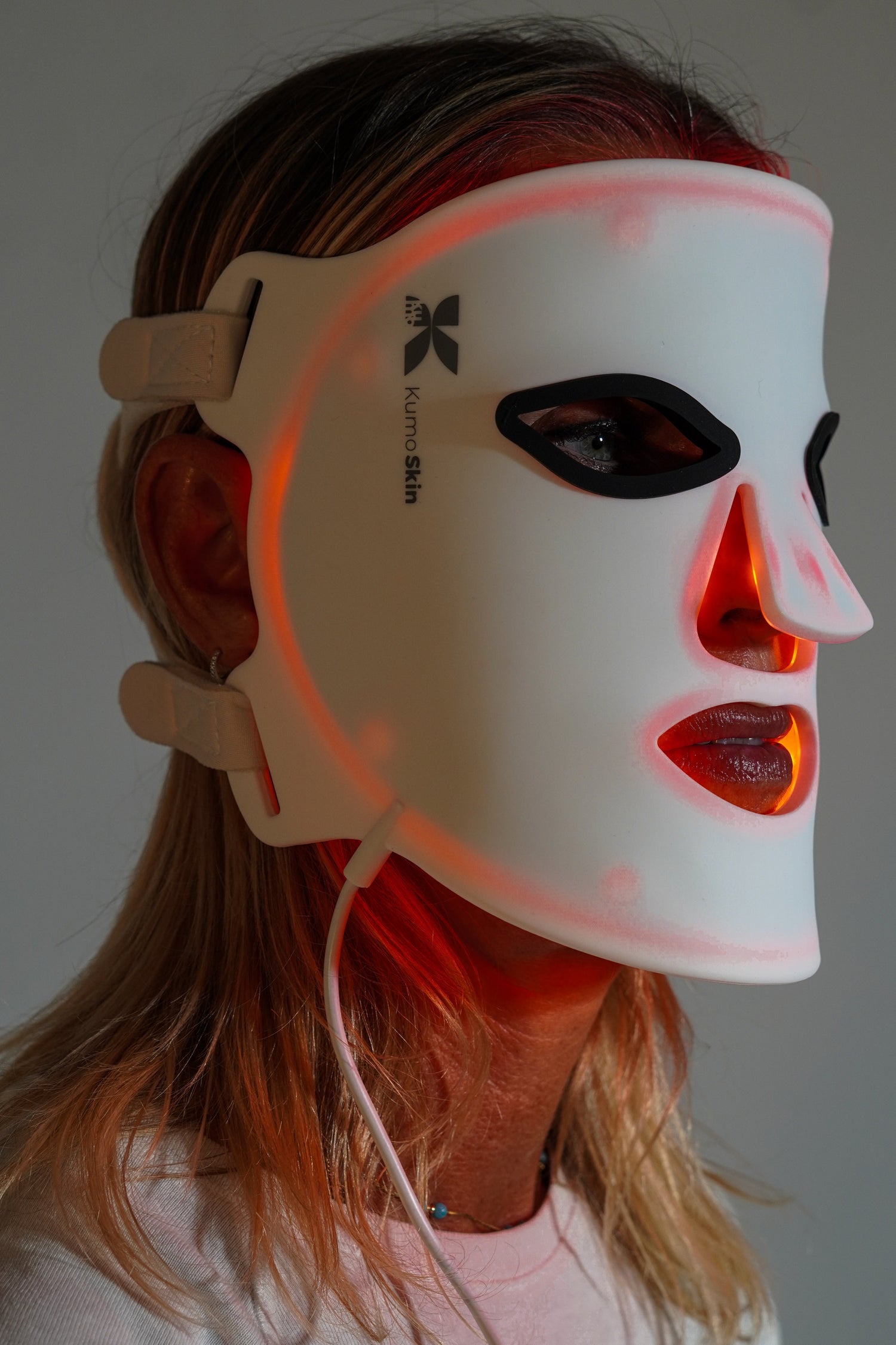 Cómo usar la máscara LED facial paso a paso - Kumo Balance