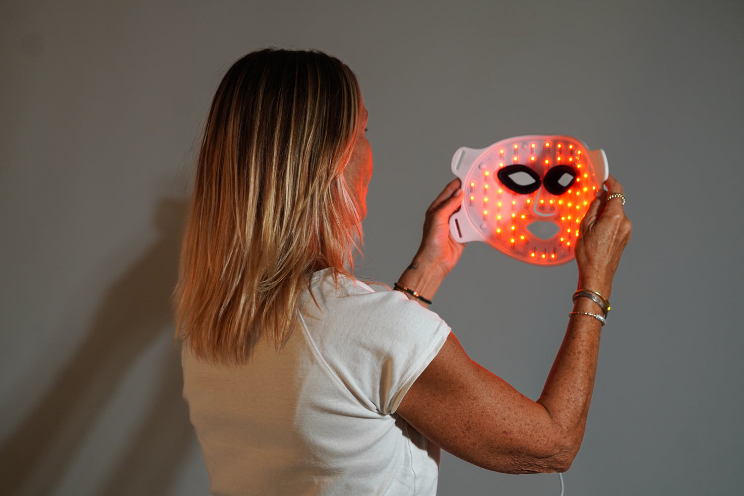 Mascarilla led facial: beneficios y cómo usarla 2025 - Kumo Balance