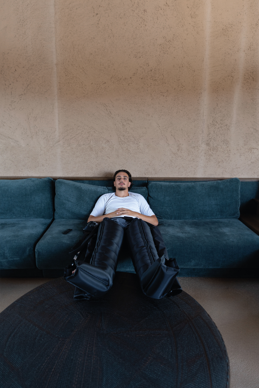 KumoWave Pro – Presoterapia avanzada en casa con 8 cámaras de compresión para piernas